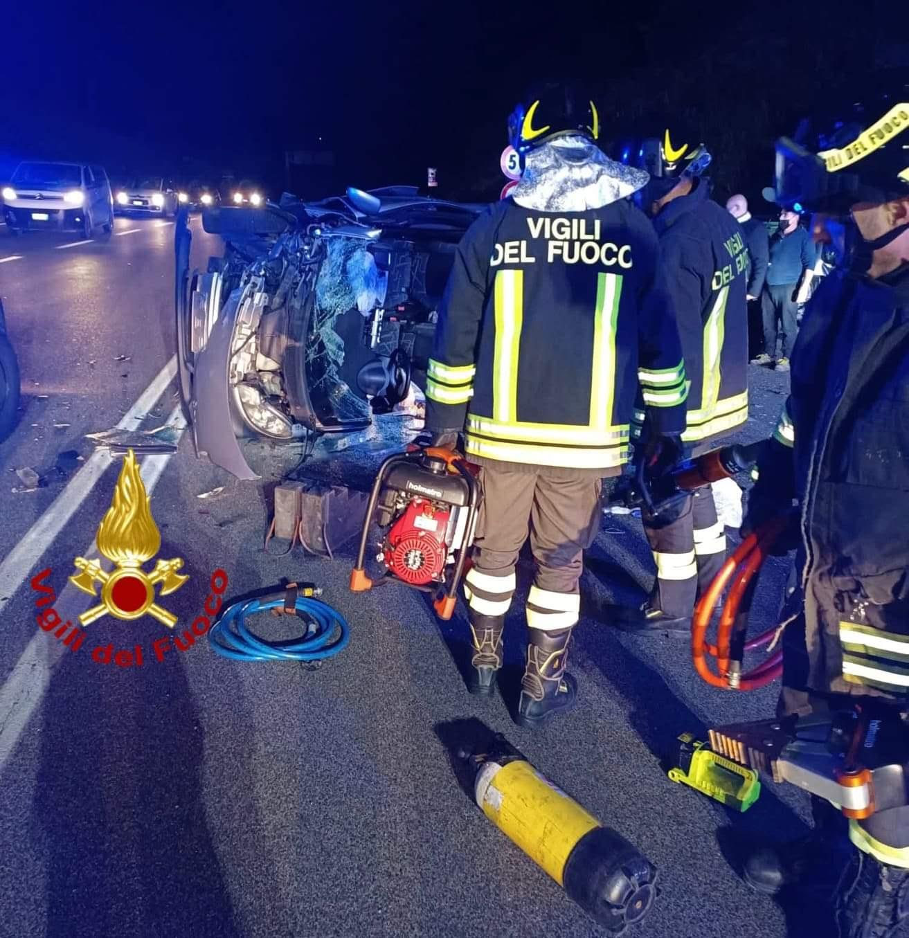 Olbia Incidente Stradale Allaltezza Del Centro Commerciale Terranova