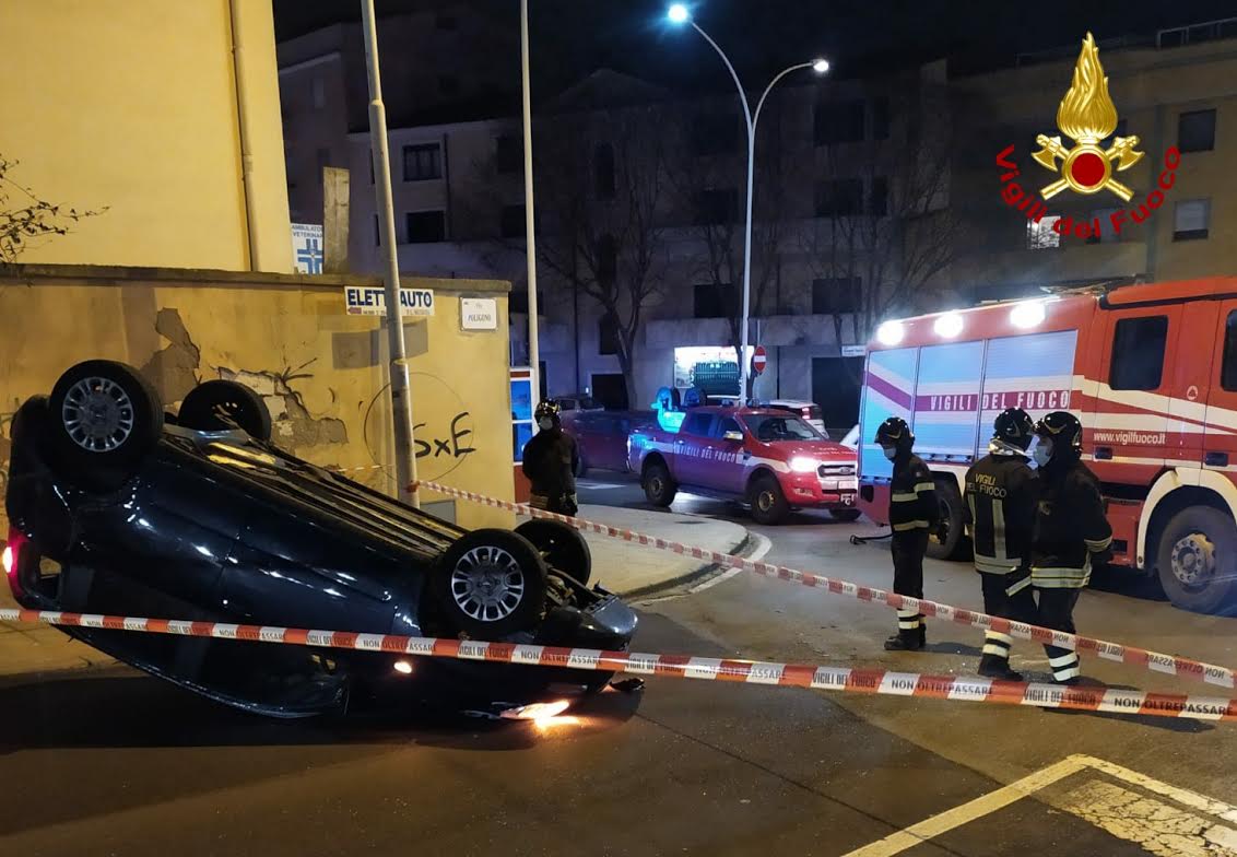 sassari incidente stradale in via pascoli sul posto i vigili del fuoco sardegna